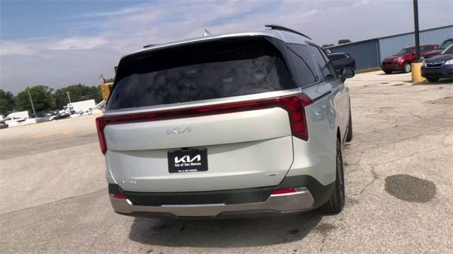 New 2026 Kia Carnival SX image 2
