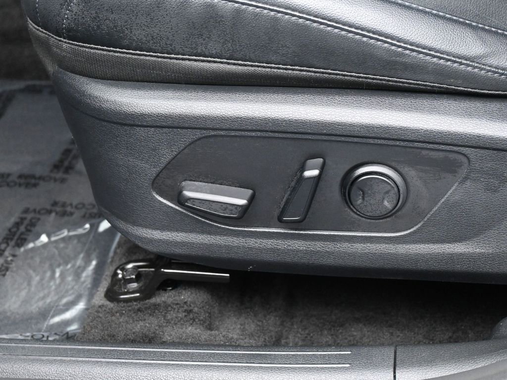 Used 2025 Kia Sportage EX w/ EX Premium Package image 12