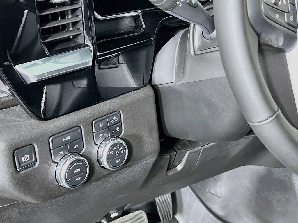 Certified 2026 GMC Sierra 1500 Elevation w/ Elevation Premium Package AWD/4WD image 9
