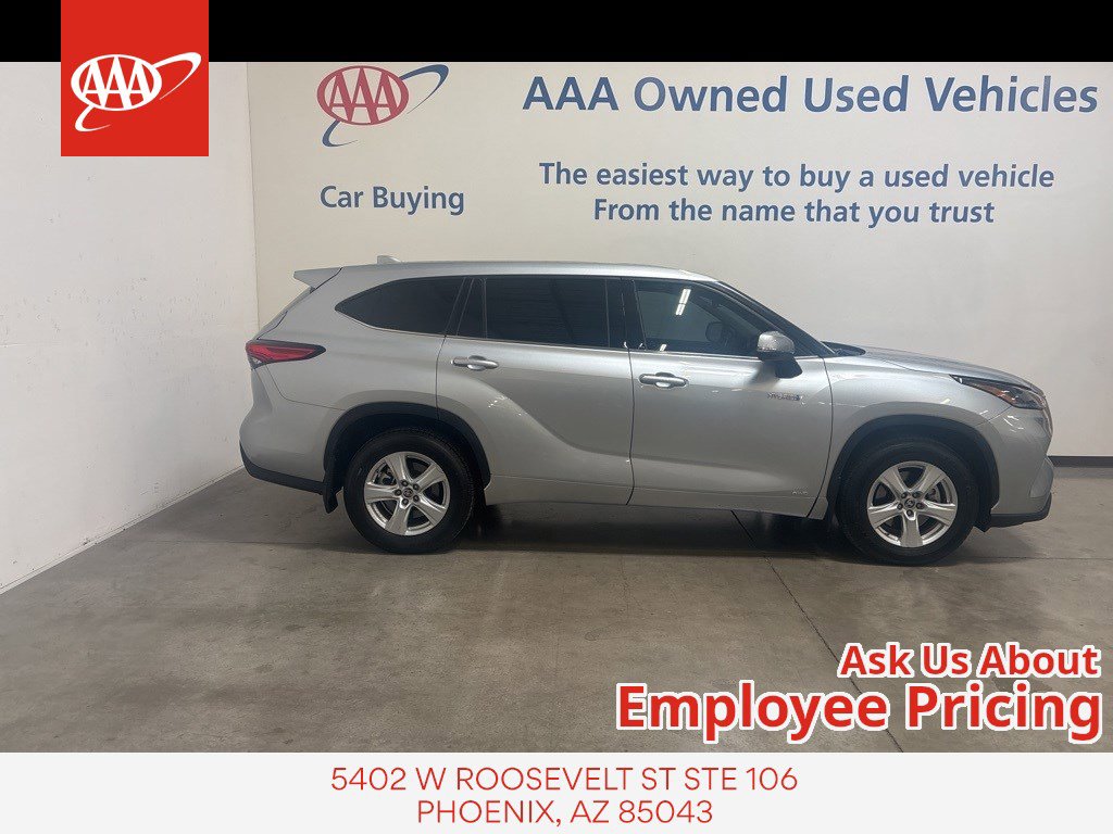 Used 2021 Toyota Highlander LE image 1