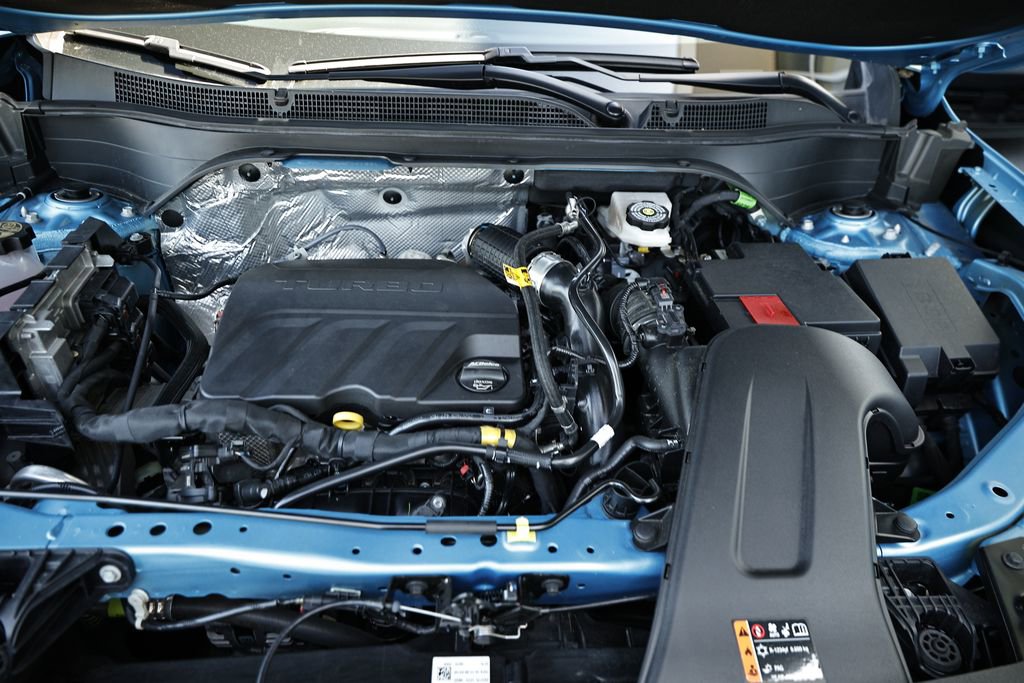 Used 2025 Chevrolet Trax RS w/ Sunroof Package FWD image 28