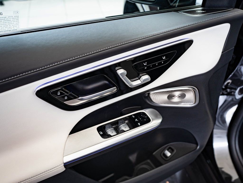 New 2026 Mercedes-Benz GLC 300 4MATIC image 23