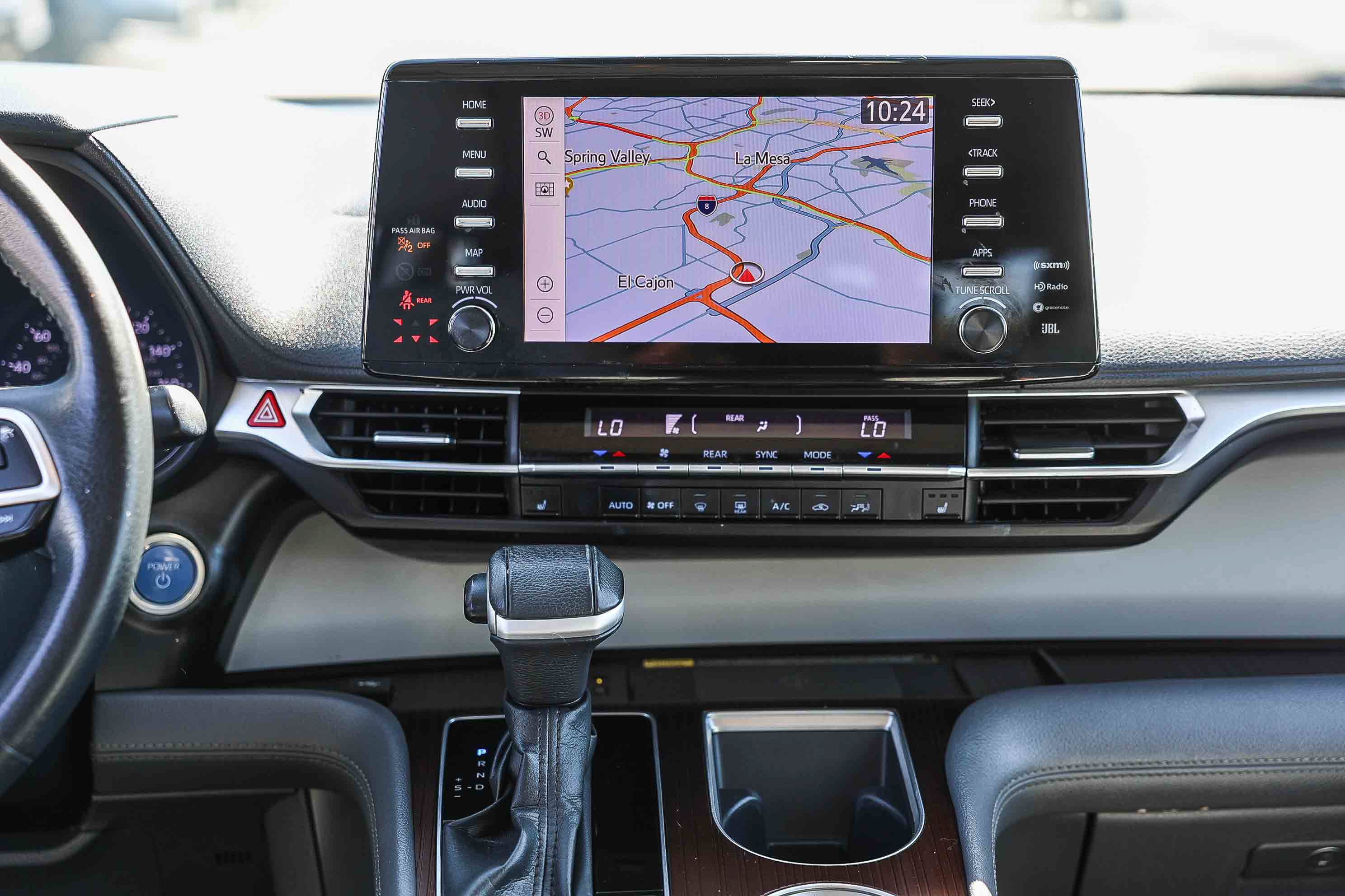 Used 2022 Toyota Sienna XLE w/ XLE Plus Package FWD image 3