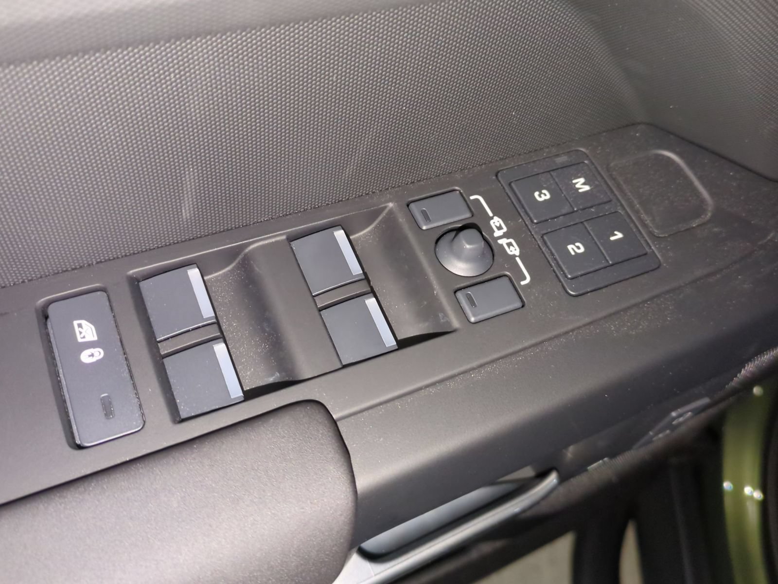 New 2026 Land Rover Defender 110 S AWD/4WD image 12