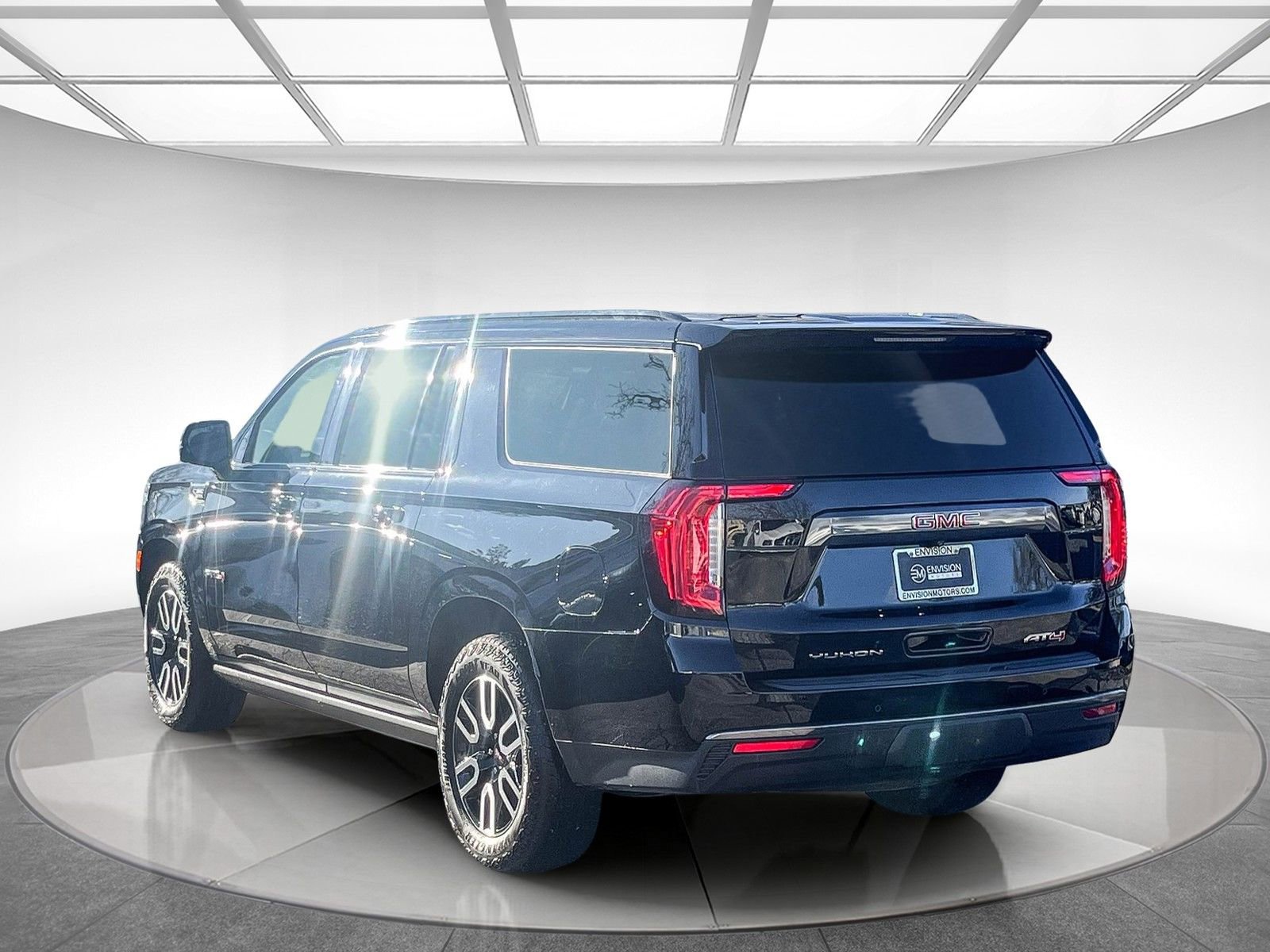 Used 2023 GMC Yukon XL AT4 w/ AT4 Premium Plus Package image 2