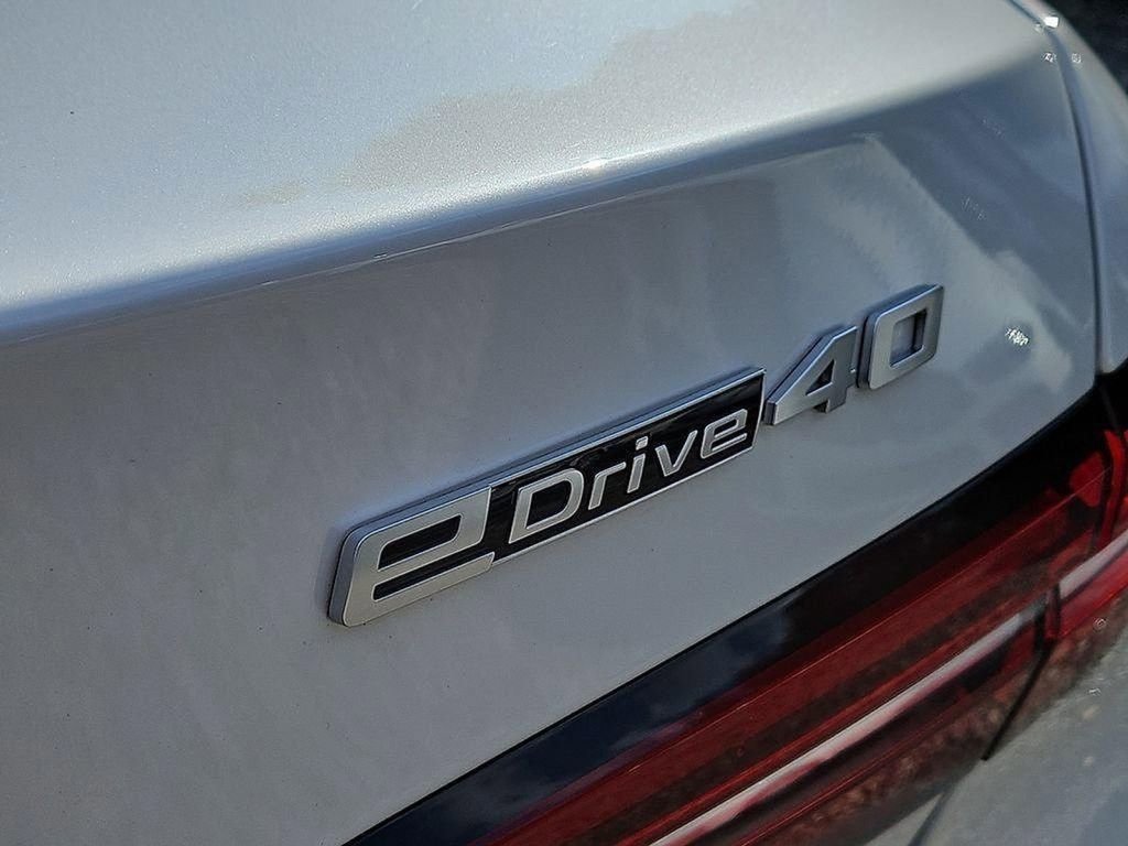 Used 2024 BMW i5 eDrive40i w/ Premium Package image 29
