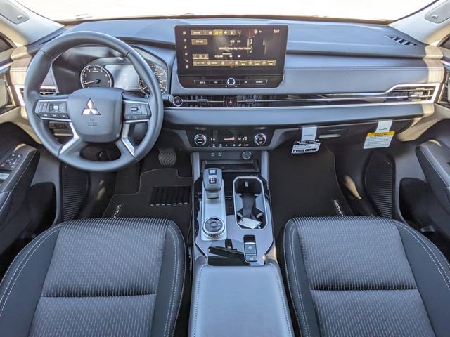 New 2025 Mitsubishi Outlander ES image 15