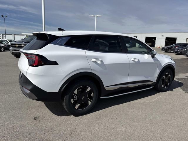 New 2026 Kia Sportage LX image 2