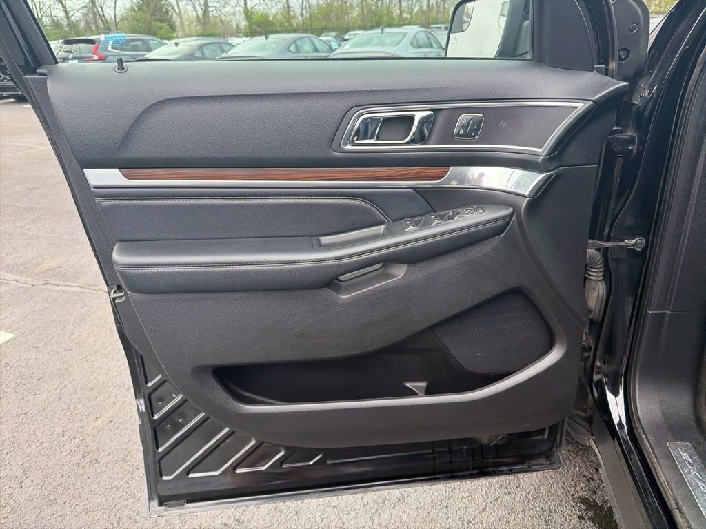 Used 2017 Ford Explorer Limited AWD/4WD image 17