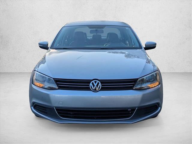 Used 2013 Volkswagen Jetta SE FWD image 2