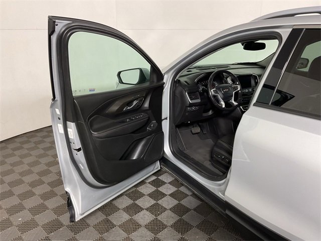 Used 2022 GMC Terrain SLT image 16