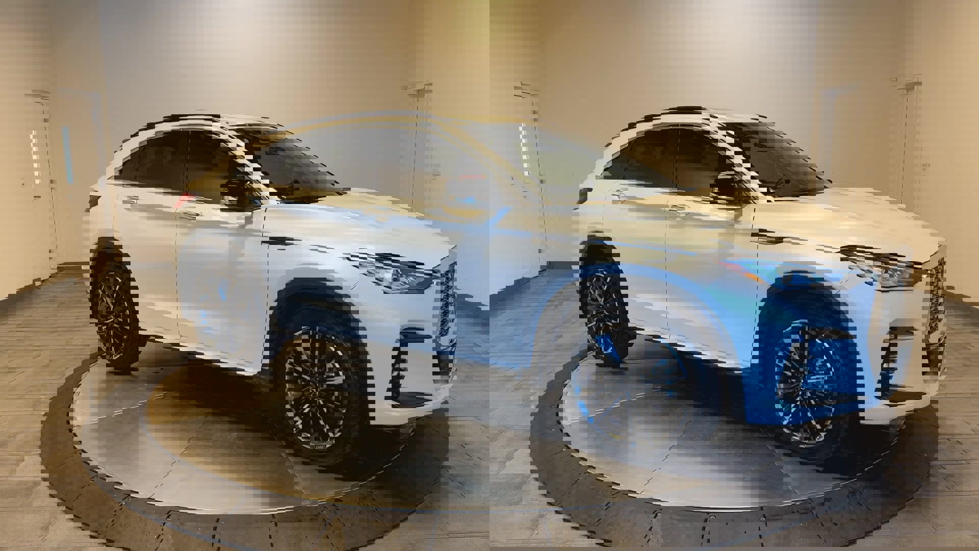 Certified 2025 INFINITI QX55 Luxe w/ Cargo Package image 2