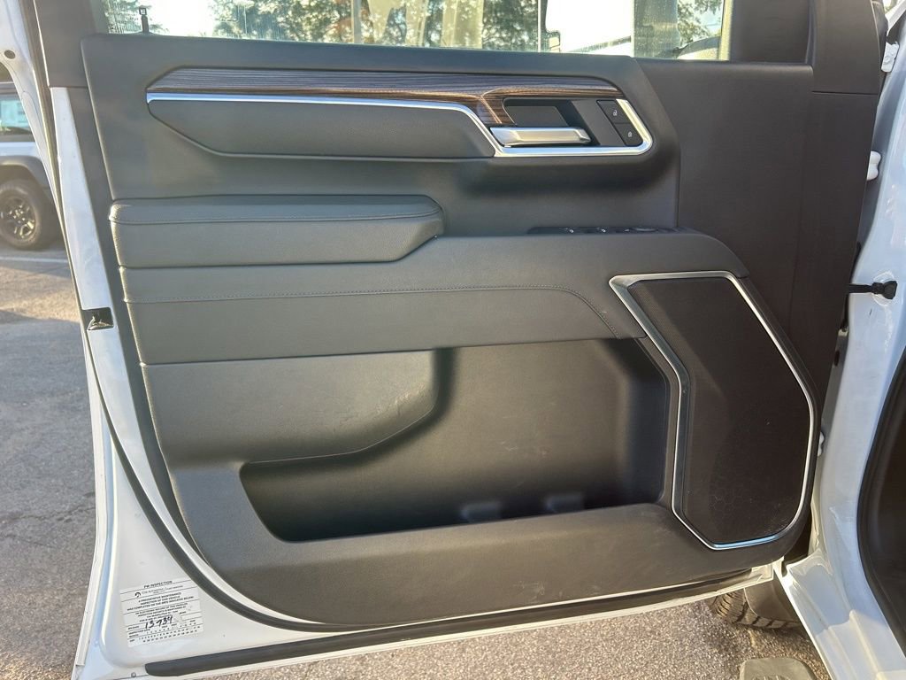 Used 2025 Chevrolet Silverado 2500 LT w/ Convenience Package image 33