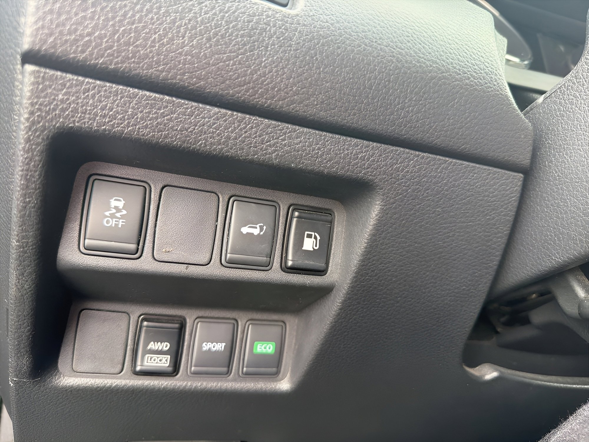 Used 2018 Nissan Rogue SV image 22