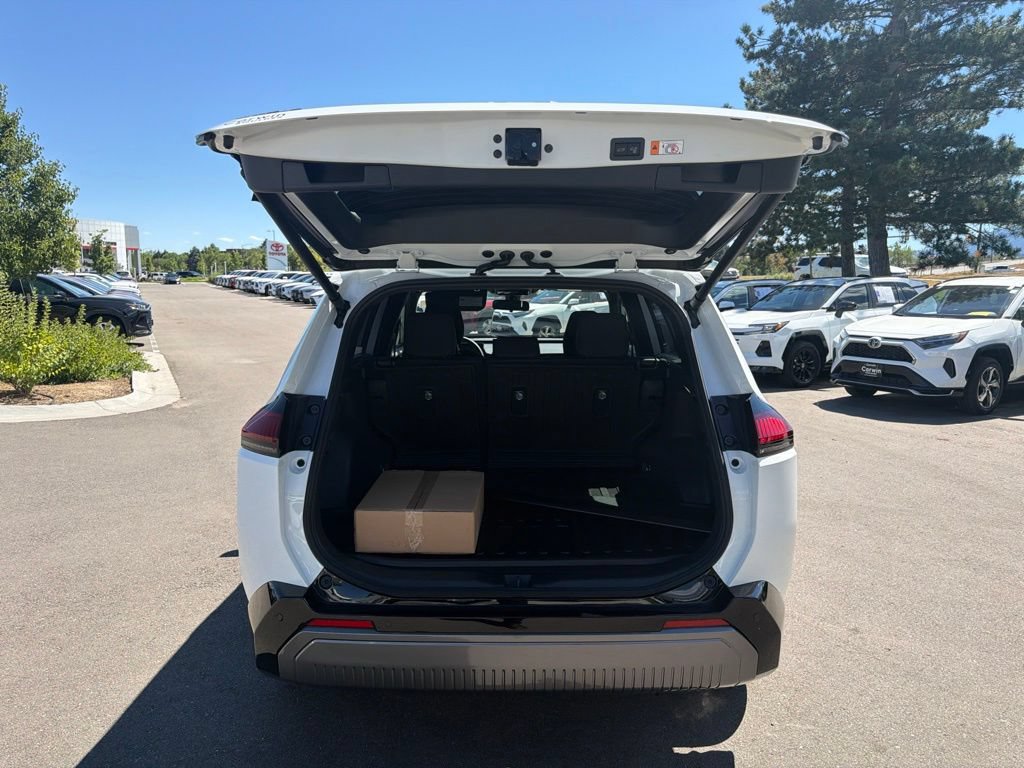 Used 2026 Toyota RAV4 SE w/ Convenience Package AWD/4WD image 17