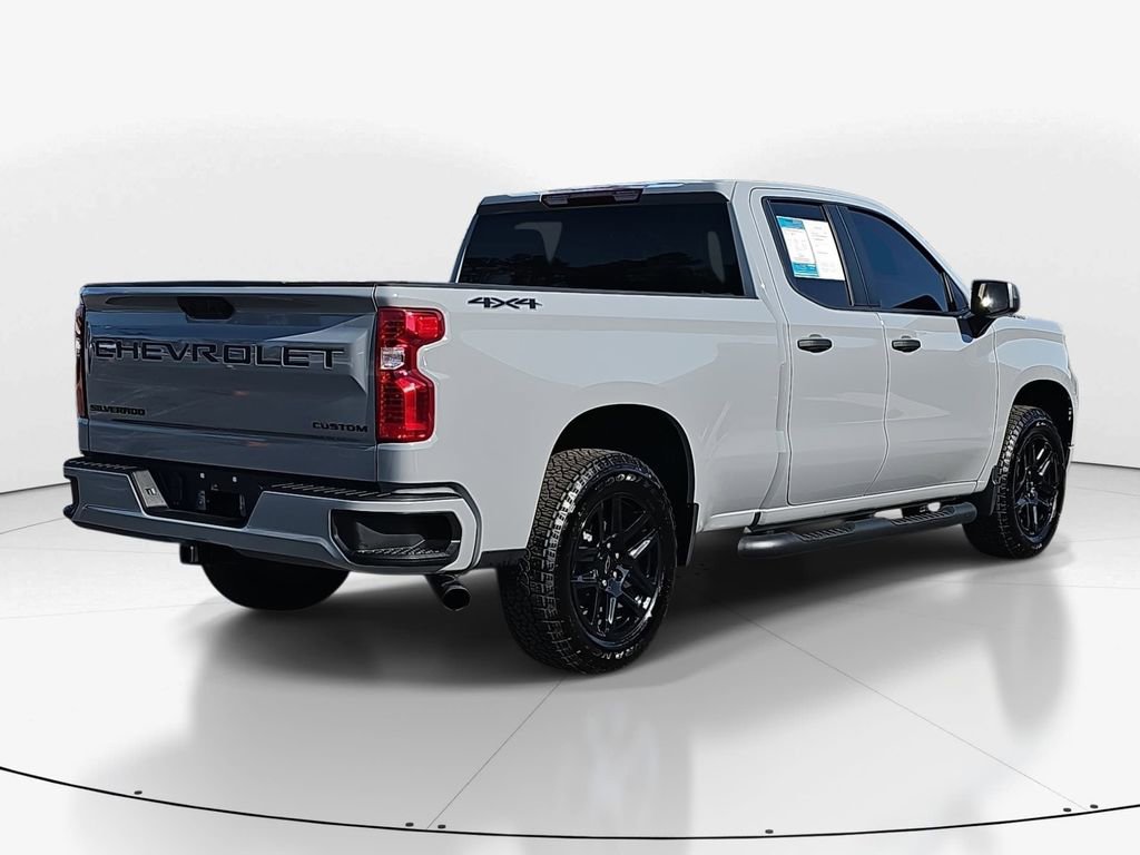 Used 2025 Chevrolet Silverado 1500 Custom w/ Turbomax Blackout Package image 5