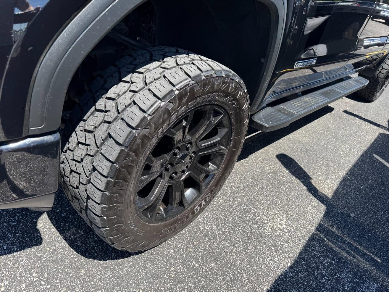Used 2020 GMC Sierra 1500 Elevation w/ Elevation Value Package AWD/4WD image 7