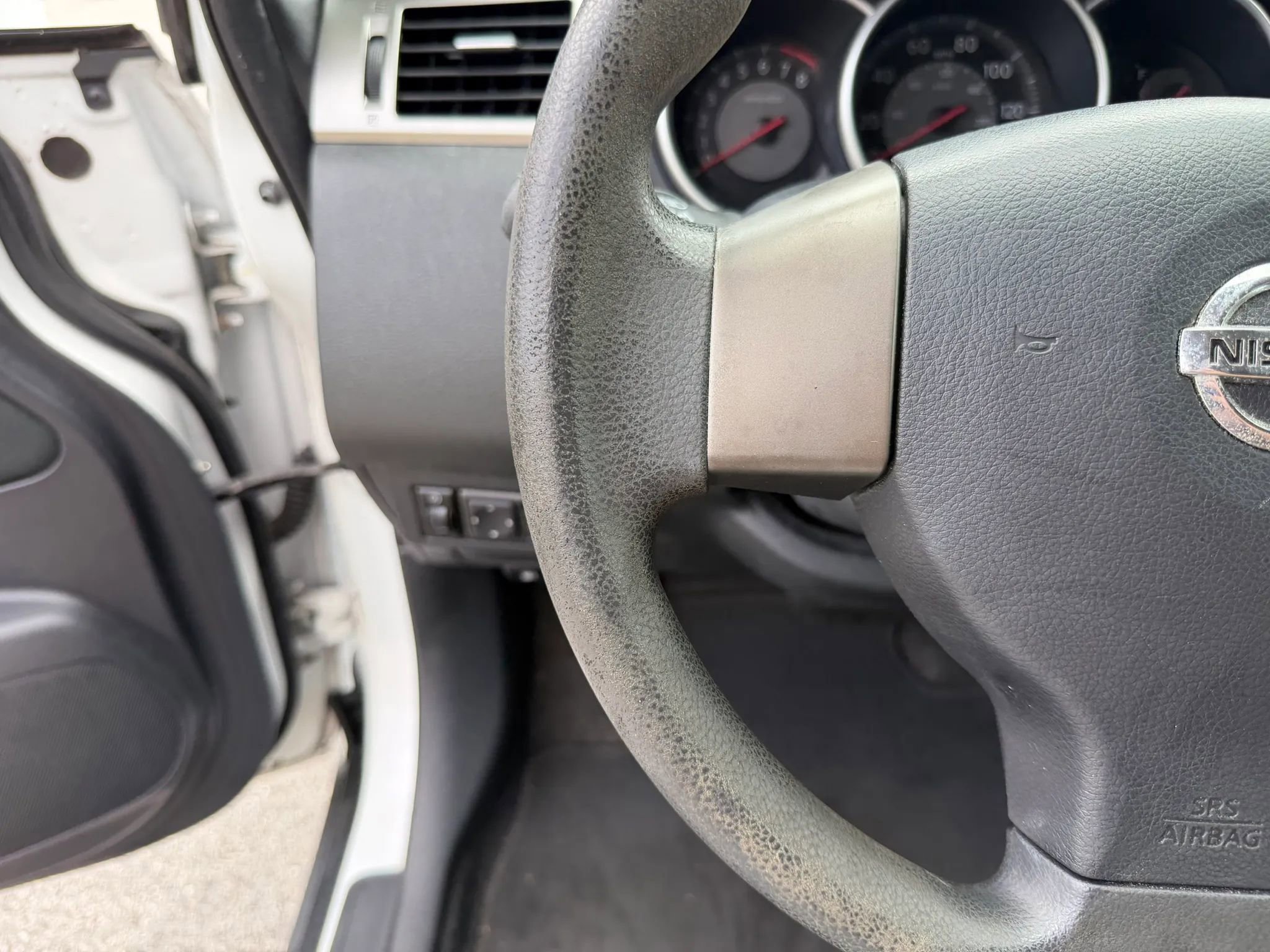 Used 2009 Nissan Versa 1.8 S image 16