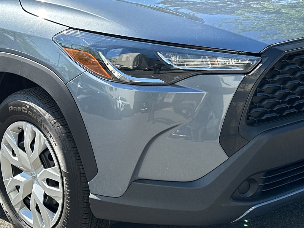 Used 2022 Toyota Corolla Cross L AWD/4WD image 9