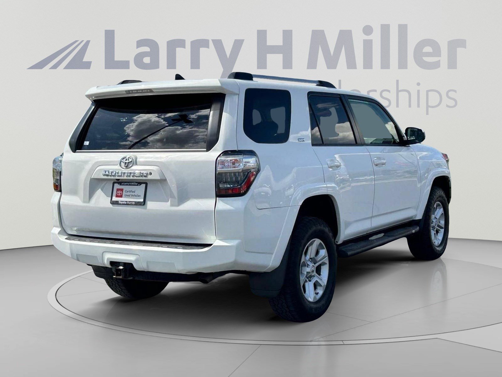 Certified 2019 Toyota 4Runner SR5 AWD/4WD image 5
