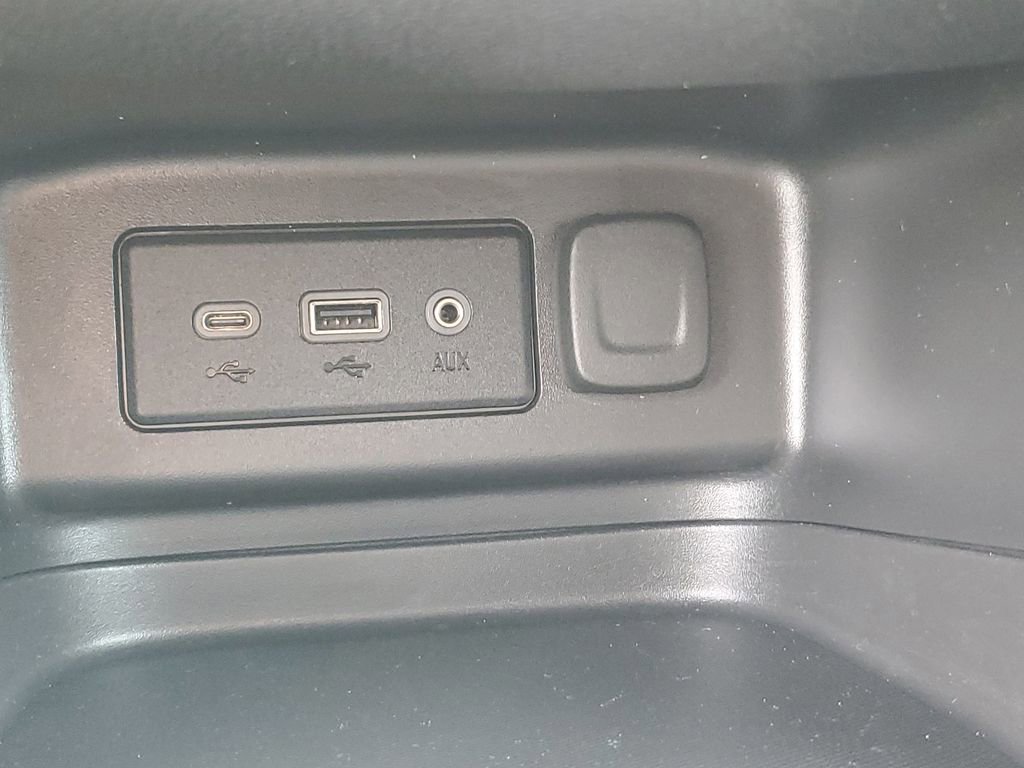 Certified 2022 Chevrolet Equinox LT w/ LPO, Floor Liner Package image 16