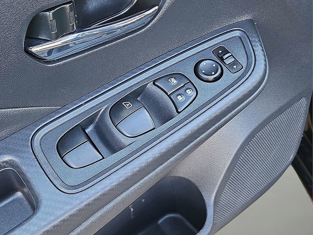 Used 2025 Nissan Versa SV image 21