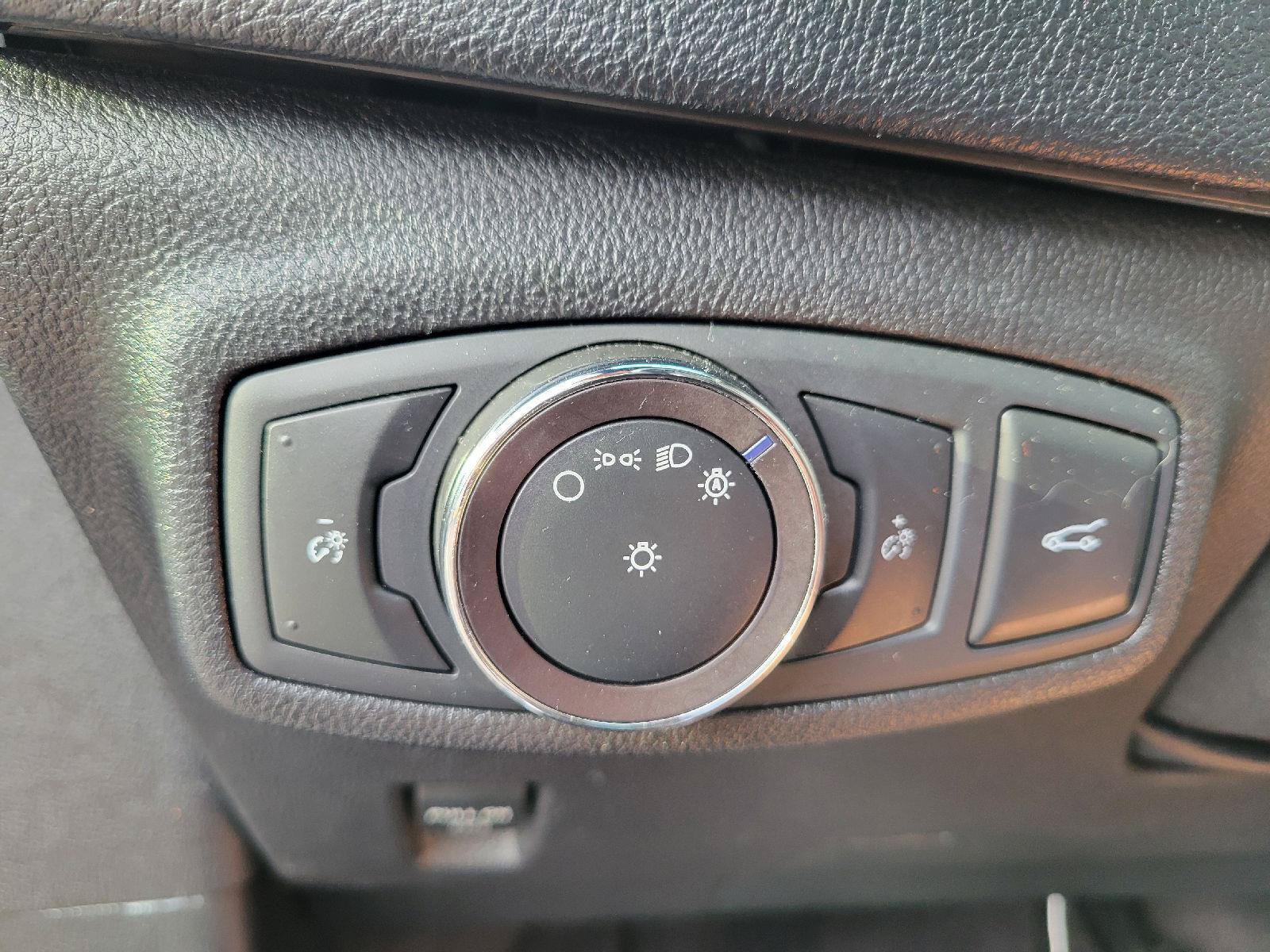 Used 2019 Lincoln MKC Select w/ Select Plus Package AWD/4WD image 10
