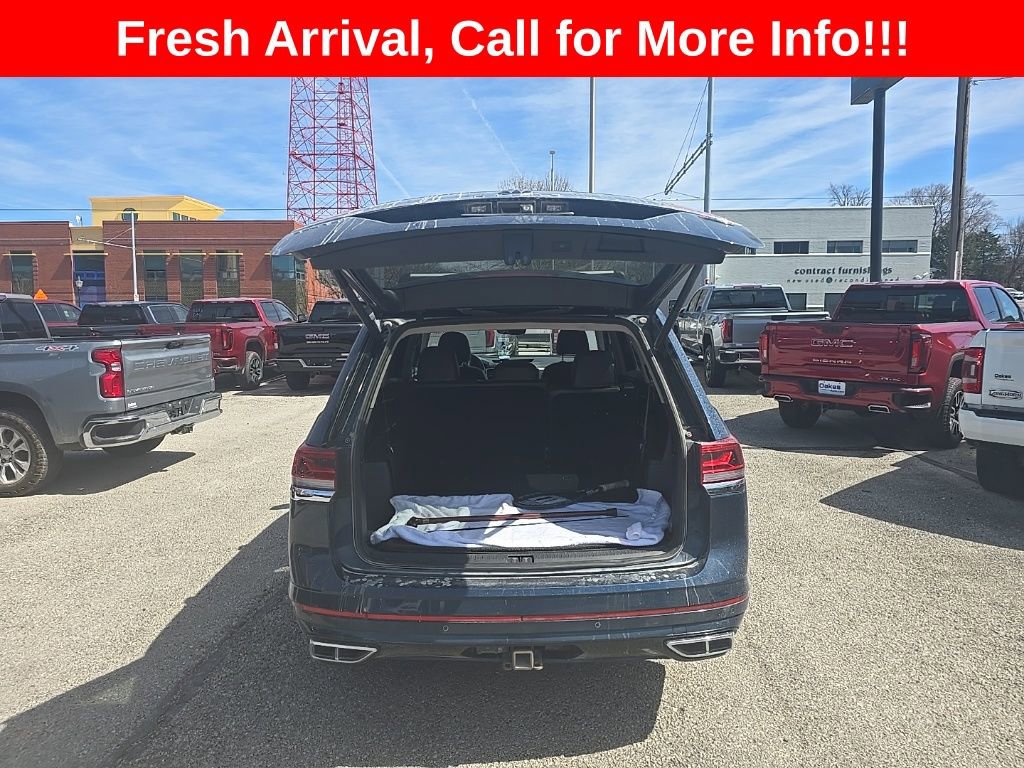 Used 2021 Volkswagen Atlas SEL R-Line w/ MDO Package (Bench Seat) image 14