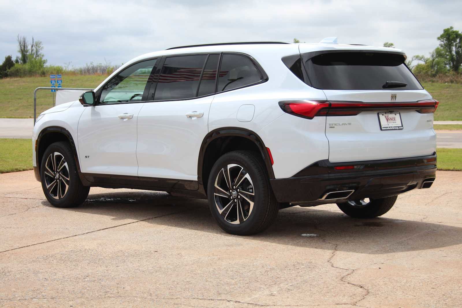 New 2026 Buick Enclave Sport Touring w/ Power Package image 8