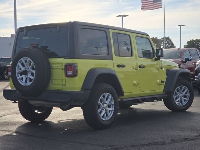 Used 2023 Jeep Wrangler Sport S image 17