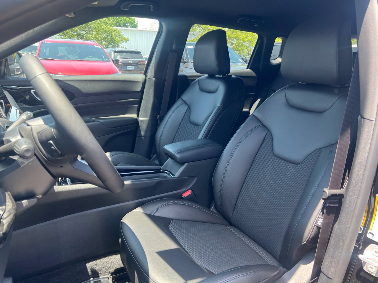 New 2026 Jeep Compass Latitude AWD/4WD image 15
