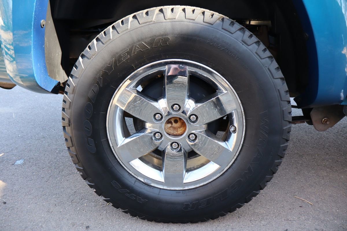 Used 2011 GMC Canyon SLE image 38