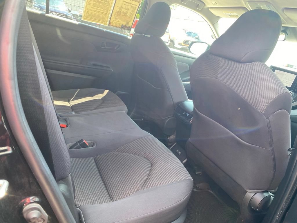 Used 2023 Toyota Highlander L FWD image 16