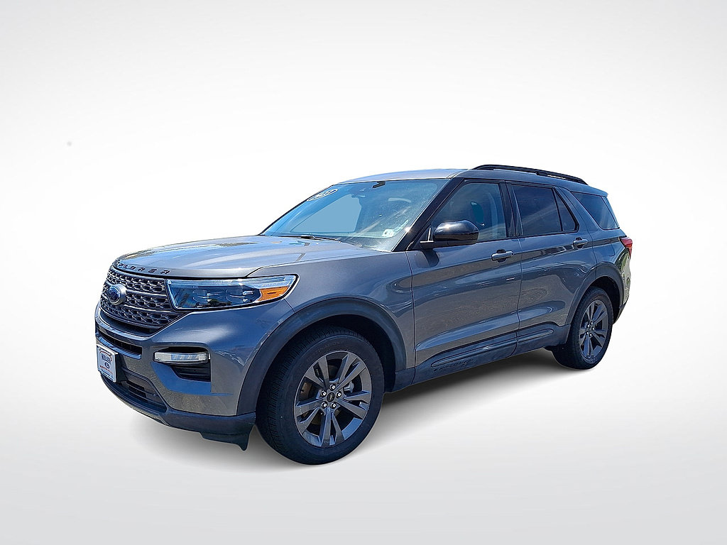 Certified 2023 Ford Explorer XLT w/ Equipment Group 202A AWD/4WD image 1