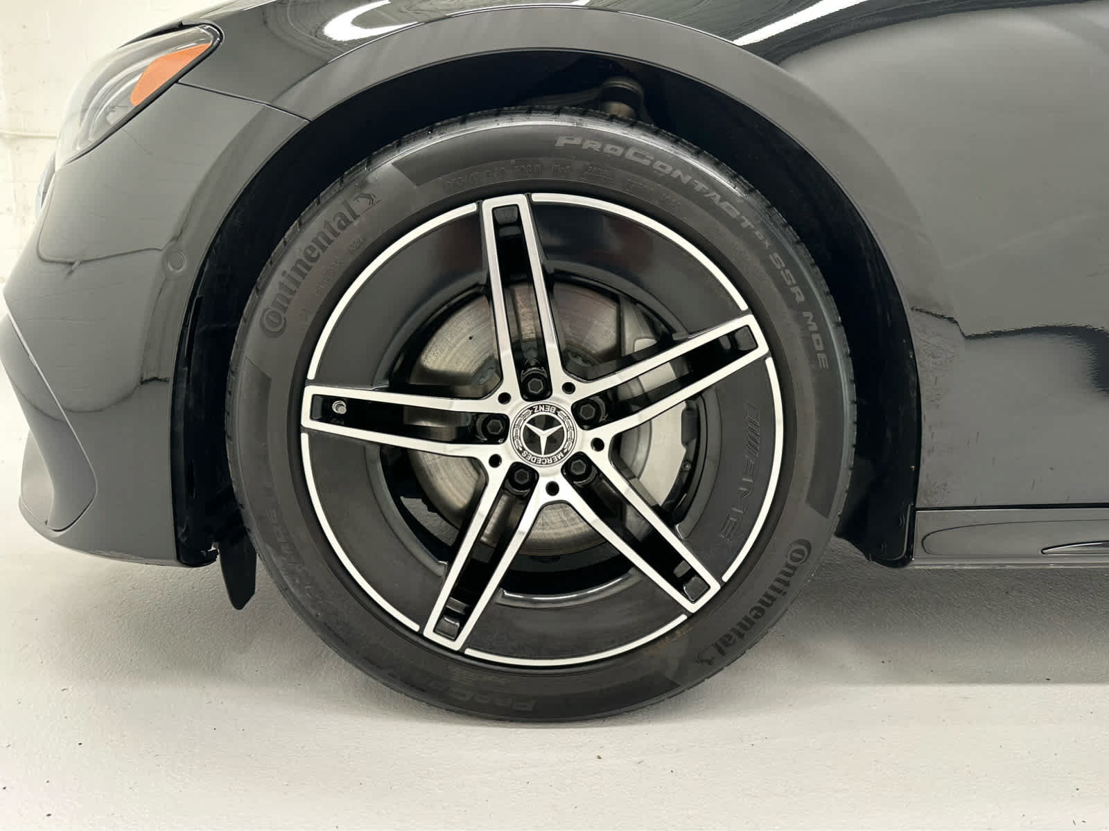 Used 2025 Mercedes-Benz E 350 4MATIC Sedan image 7