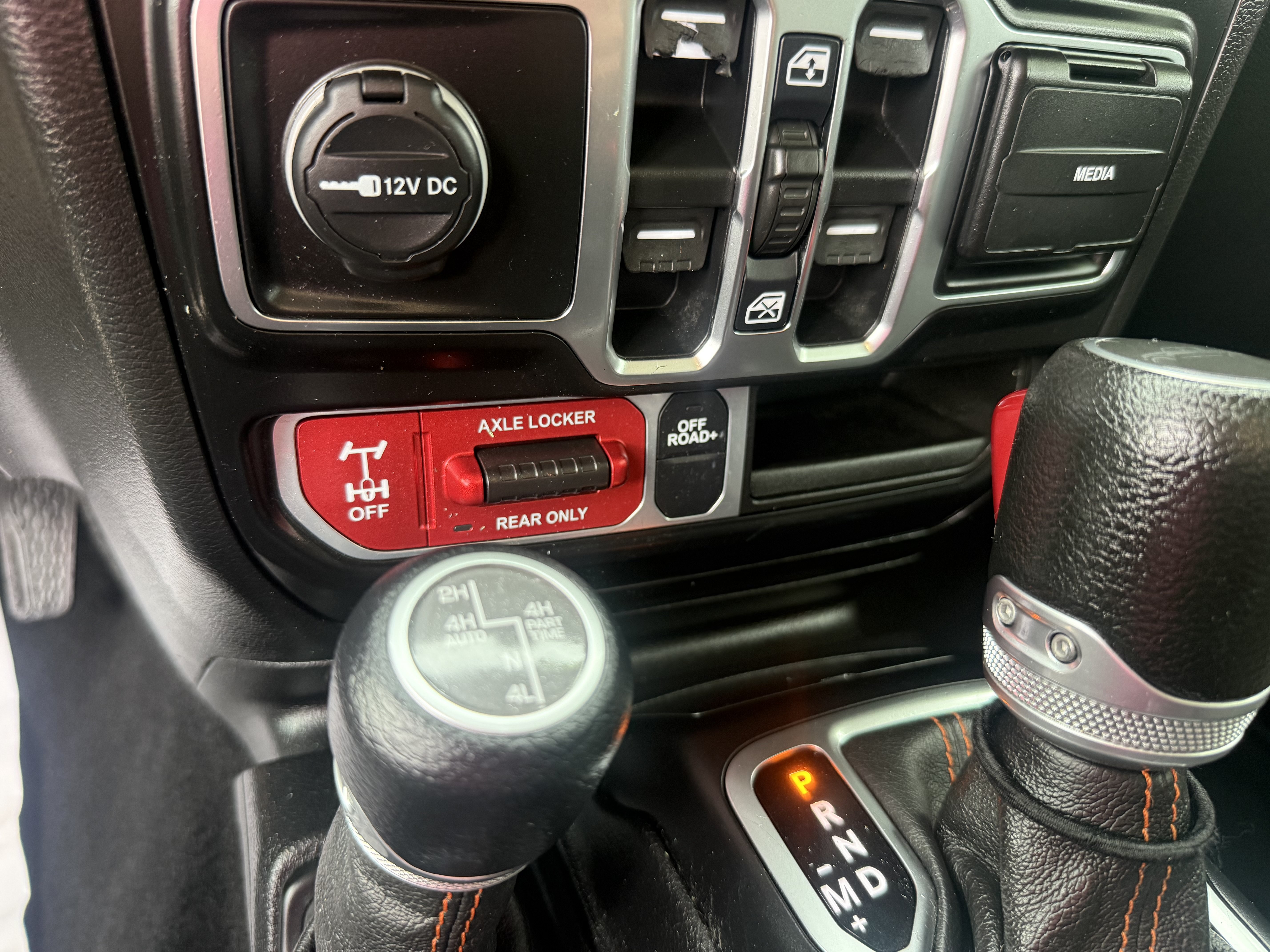 Used 2021 Jeep Gladiator Mojave w/ Trailer Tow Package AWD/4WD image 17