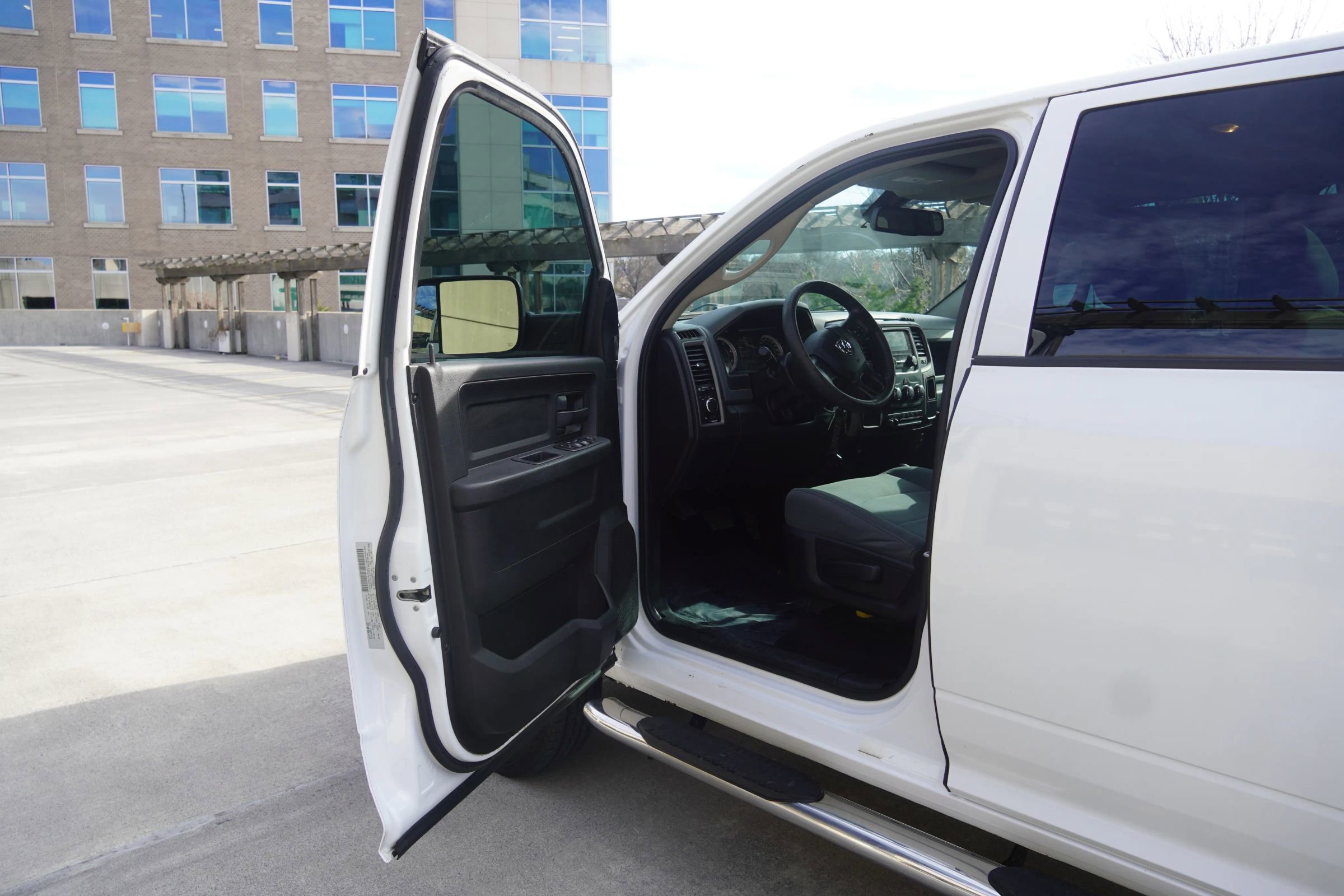 Used 2018 RAM 3500 Tradesman w/ Chrome Appearance Group image 28