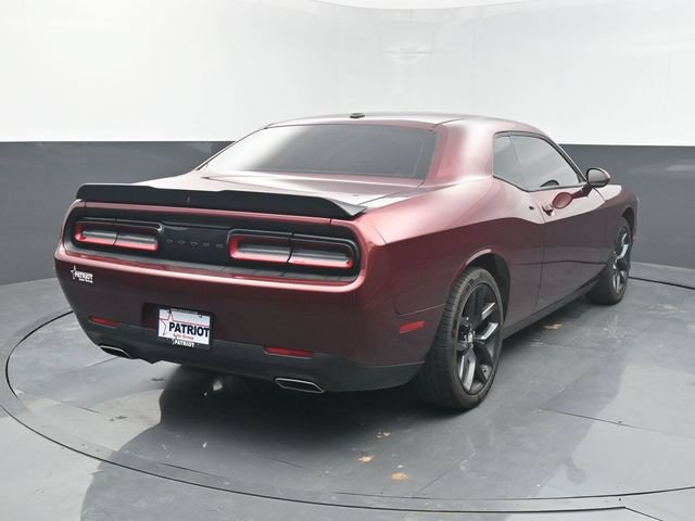 Used 2022 Dodge Challenger SXT RWD image 6