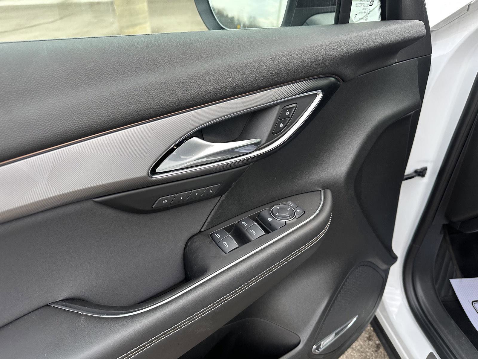 Used 2025 Buick Envision Sport Touring image 18