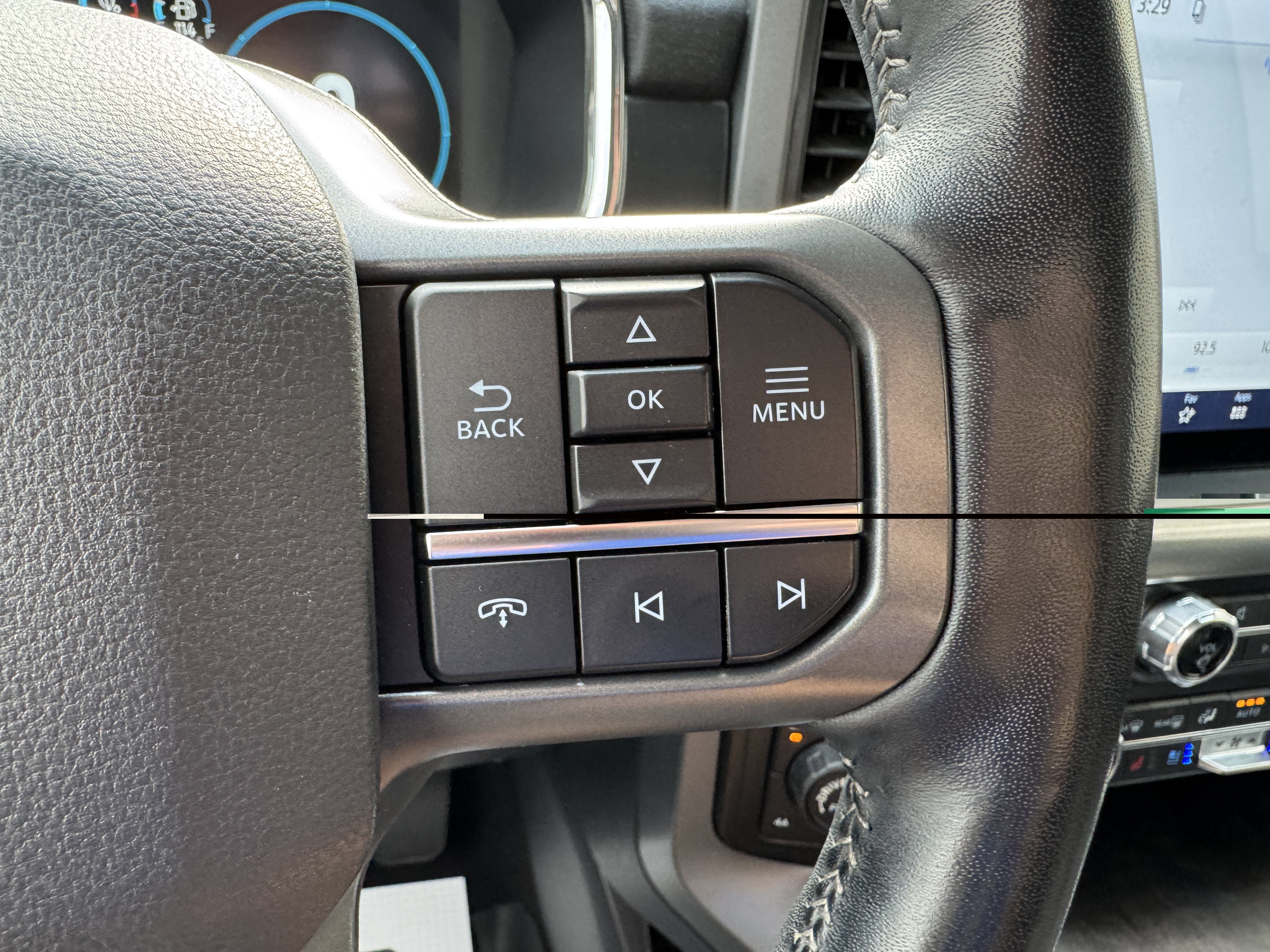 Used 2022 Ford F150 Lariat w/ Equipment Group 502A High AWD/4WD image 13