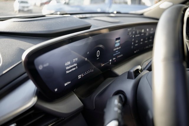 Used 2025 Buick Enclave Avenir w/ Super Cruise Package image 14