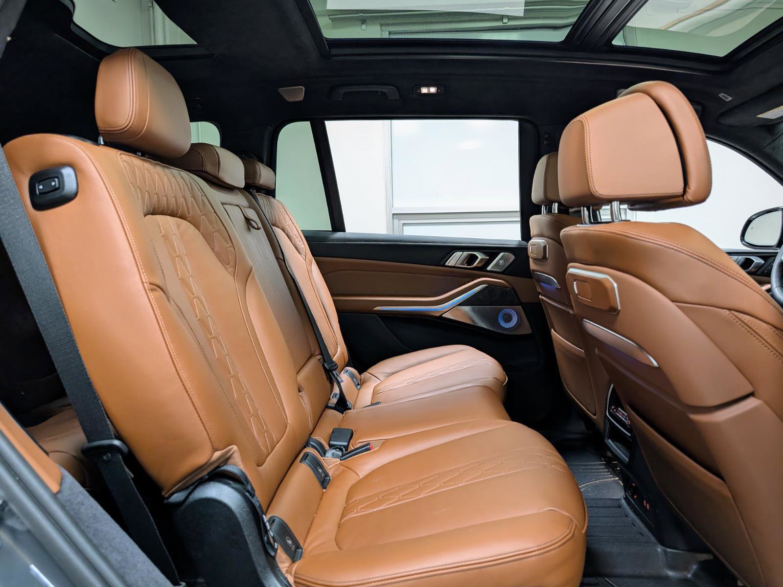 Used 2026 BMW X7 xDrive40i w/ Executive Package image 33