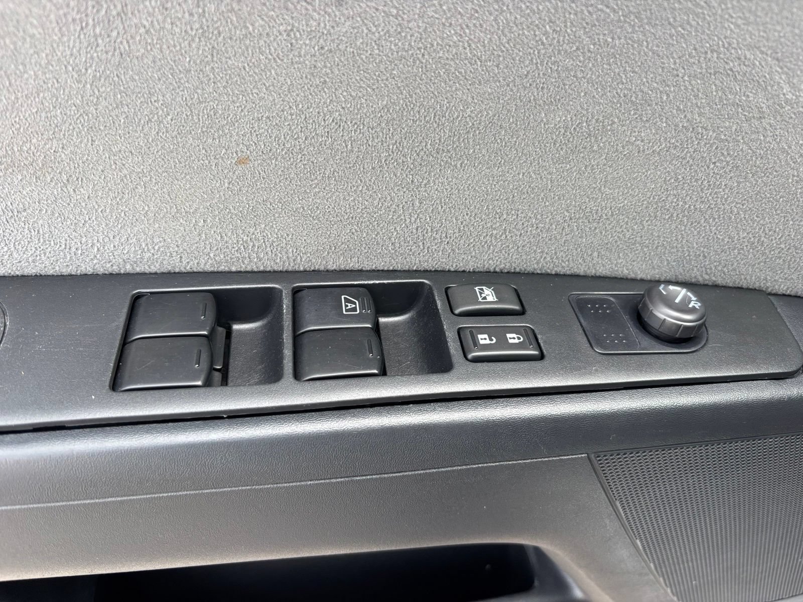 Used 2012 Nissan Sentra 2.0 SR FWD image 13