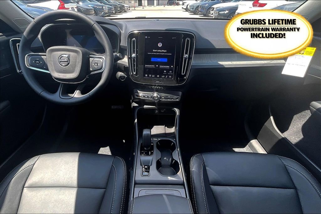New 2026 Volvo XC40 B4 Core w/ Climate Package image 9