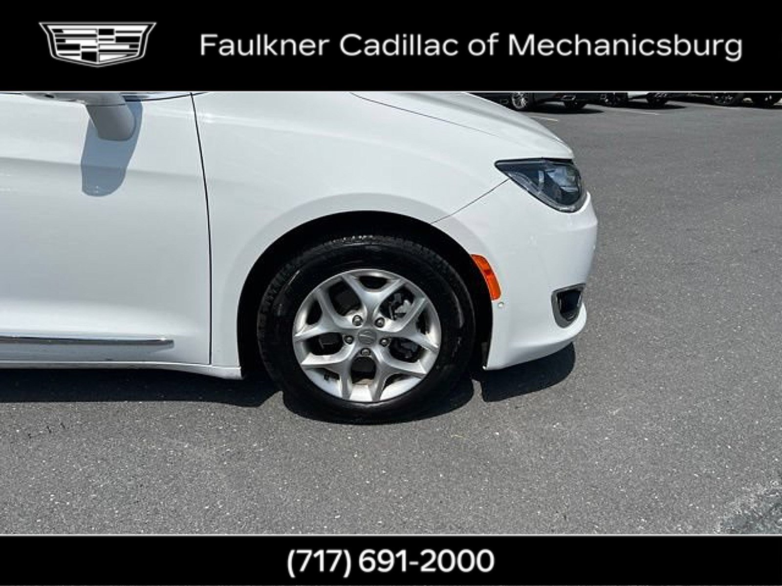 Used 2020 Chrysler Pacifica Limited w/ Advanced Safetytec Group FWD image 41