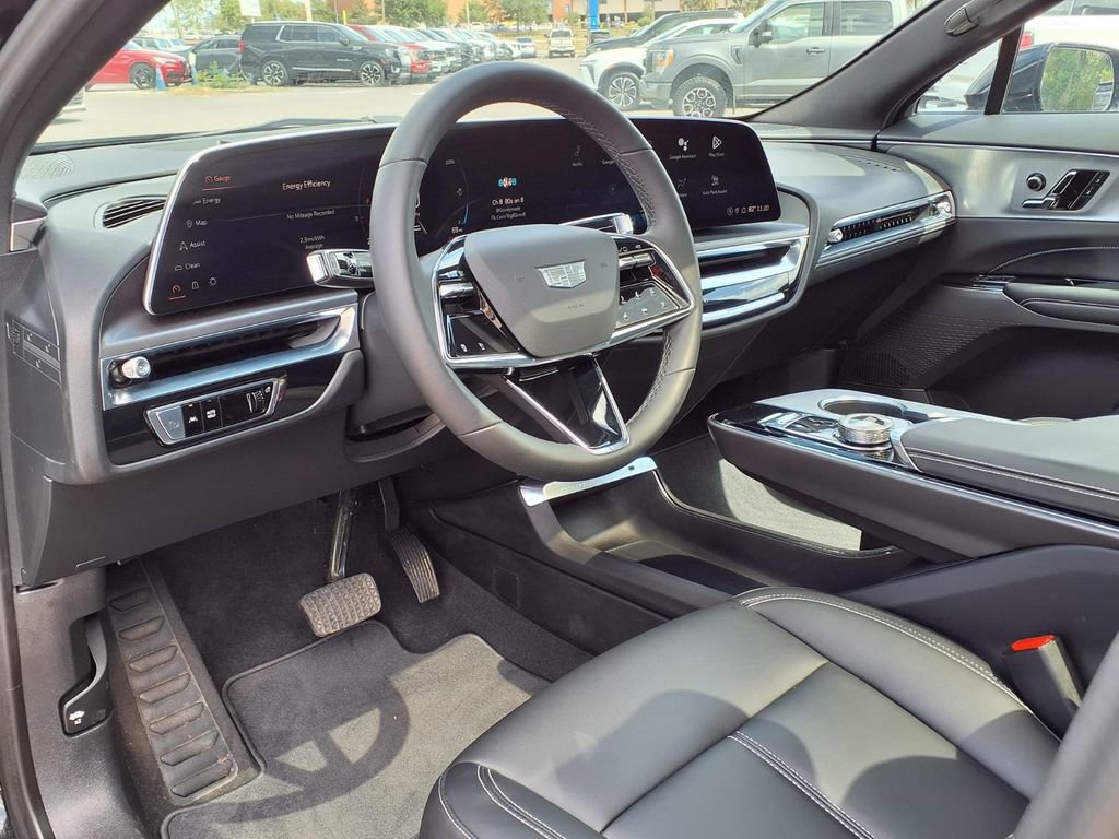 Used 2024 Cadillac Lyriq Tech w/ Driver Assist Package AWD/4WD image 23