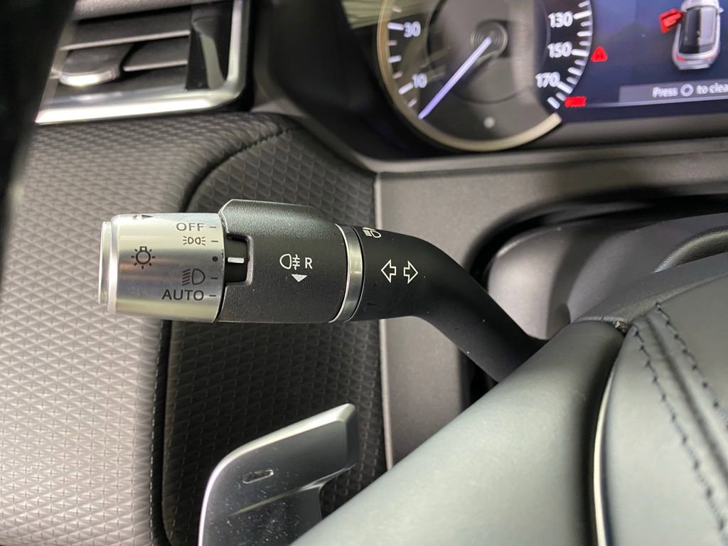 Used 2022 Land Rover Range Rover Velar R-Dynamic S image 20