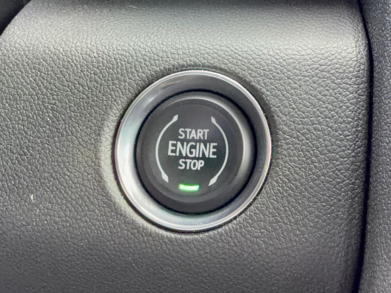 Used 2026 GMC Acadia Elevation w/ Elevation Premium Package FWD image 20