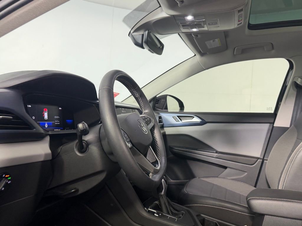 Used 2023 Volkswagen Taos SE w/ Panoramic Sunroof Package image 20