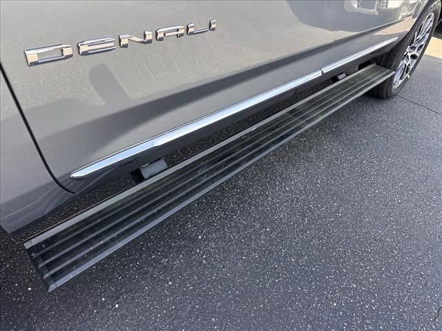 New 2026 GMC Yukon XL Denali w/ Denali Reserve Package image 17